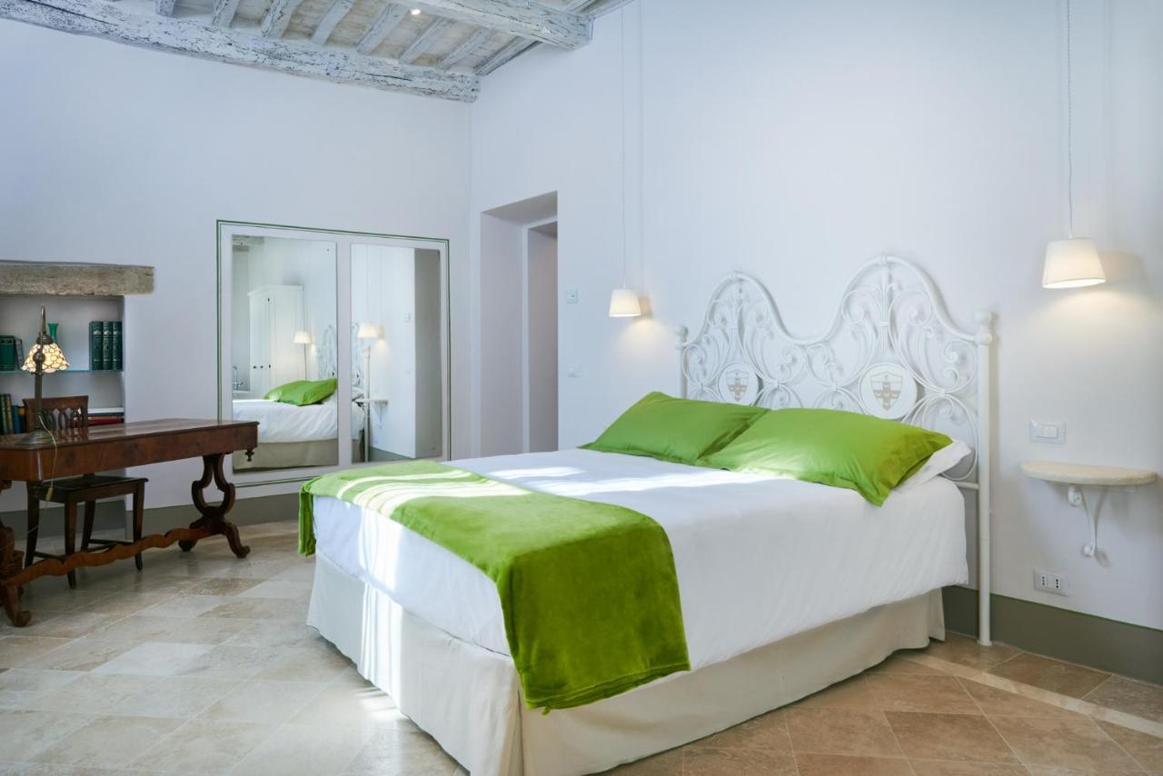 Palazzo Pio III - Residenza D'Epoca Bed & Breakfast Sarteano Bagian luar foto